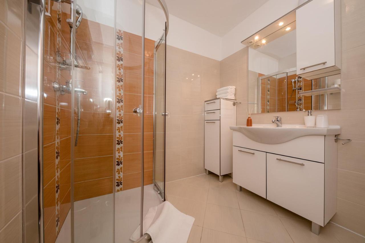 Apartments Kos Supetarska Draga Bagian luar foto