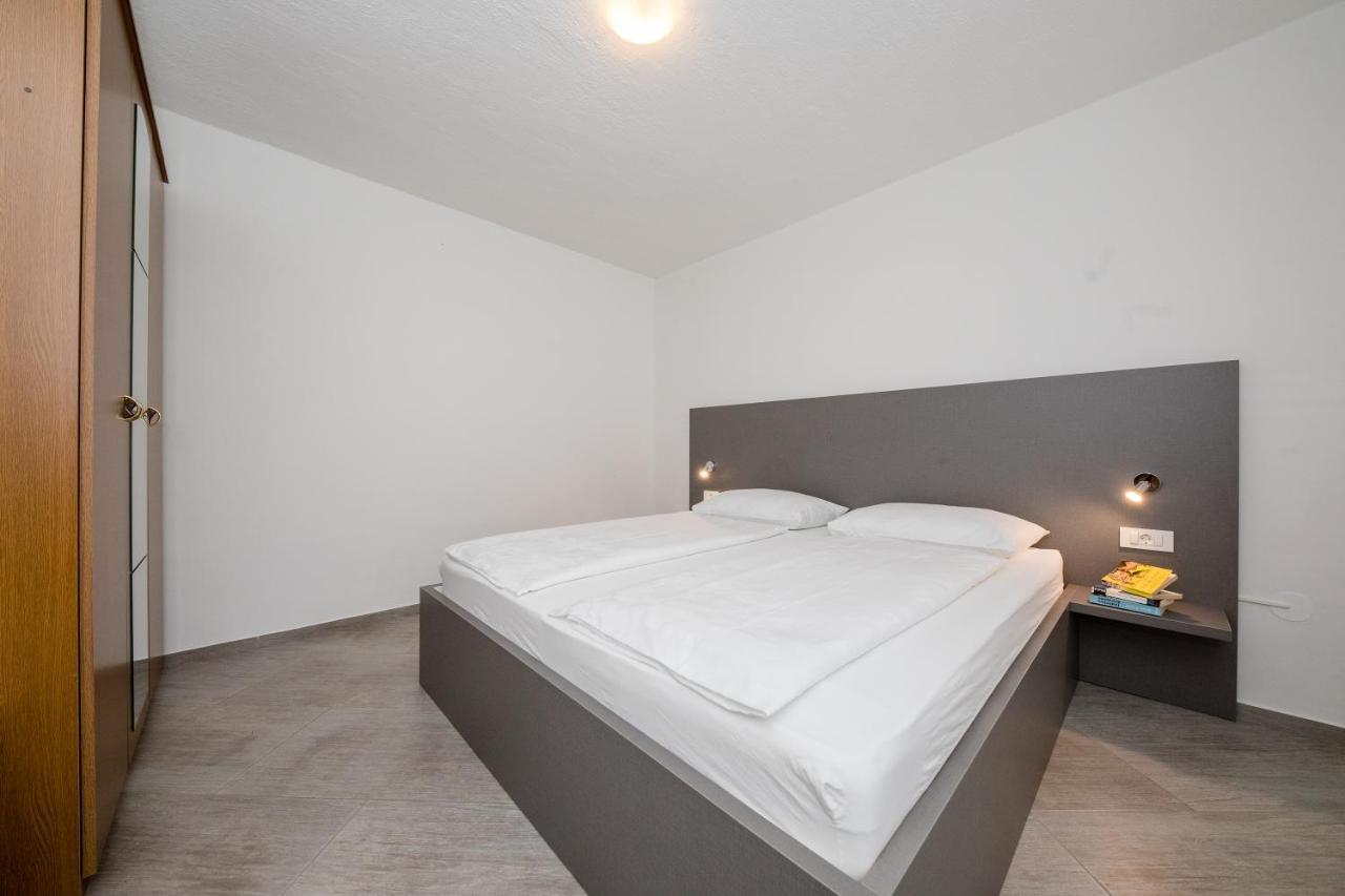 Apartments Kos Supetarska Draga Bagian luar foto